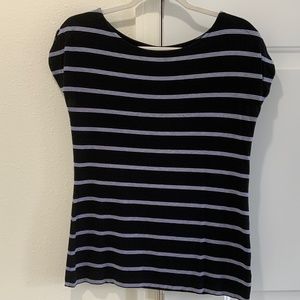 LIZ CLAIBORNE TEE SHIRT BLACK CAPPED SLEEVES SIZE S THIN STRIPES